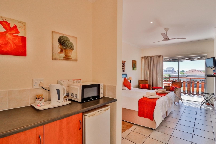 6 Bedroom Property for Sale in De Kelders Western Cape